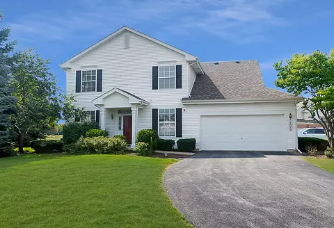 703 Crossing Way #703, Saint Charles, IL 60174