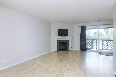 1782 Gloucester Ct #C, Wheaton, IL 60189 photo 4