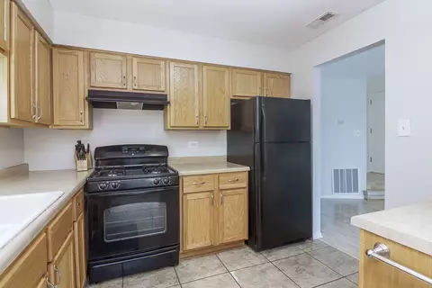 1782 Gloucester Ct #C, Wheaton, IL 60189 photo 9