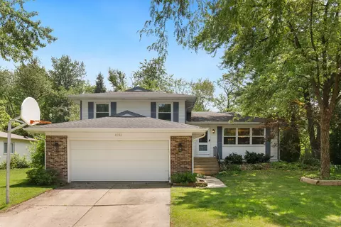 4032 Victoria Dr, Hoffman Estates, IL 60192