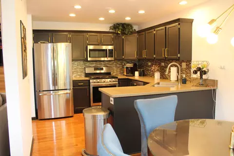 956 Ascot Dr, Elgin, IL 60123 photo 8