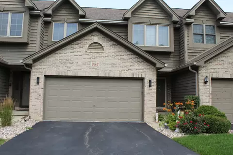 956 Ascot Dr, Elgin, IL 60123