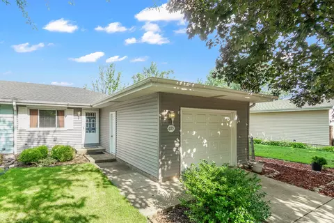 655 Kenilworth Ave, South Elgin, IL 60177