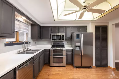 815 Pearson St #3, Des Plaines, IL 60016 photo 9