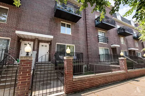 815 Pearson St #3, Des Plaines, IL 60016
