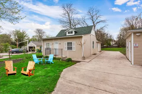 248 W Naperville Rd, Westmont, IL 60559