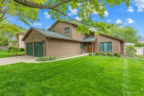 1059 Millview Dr, Batavia, IL 60510