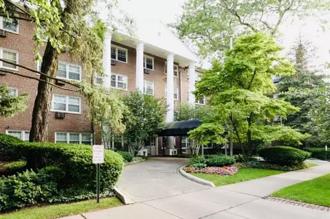 1025 Randolph St #101, Oak Park, IL 60302