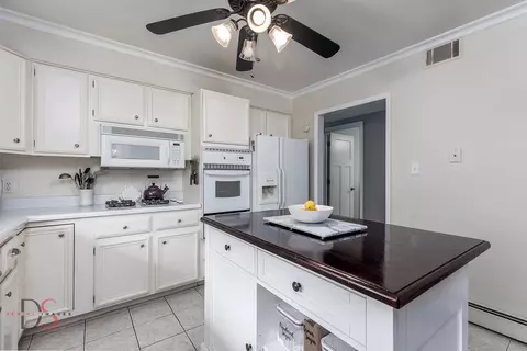Kitchen - 716 Arch St, Ottawa, IL 61350 photo 2 of 3