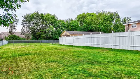 Exterior - 716 Arch St, Ottawa, IL 61350 photo 5 of 6