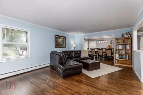 Living - 716 Arch St, Ottawa, IL 61350 photo 3 of 3