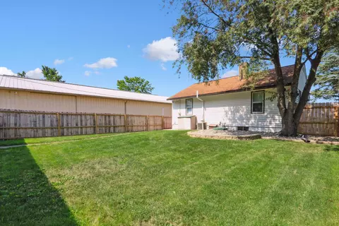 Exterior - 106 N Lincoln St, Philo, IL 61864 photo 5 of 8