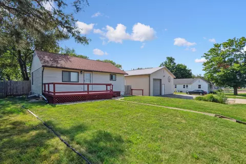 Exterior - 106 N Lincoln St, Philo, IL 61864 photo 7 of 8