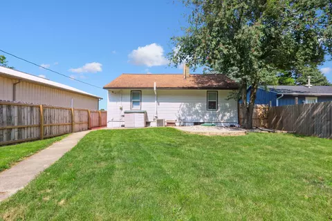 Exterior - 106 N Lincoln St, Philo, IL 61864 photo 4 of 8