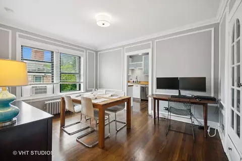 Dining - 146 Clyde Ave #3W, Evanston, IL 60202 photo 1 of 3