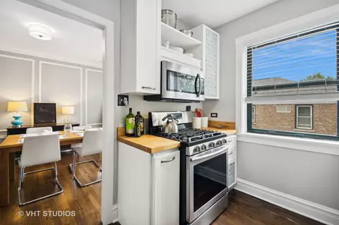 Kitchen - 146 Clyde Ave #3W, Evanston, IL 60202 photo 4 of 4