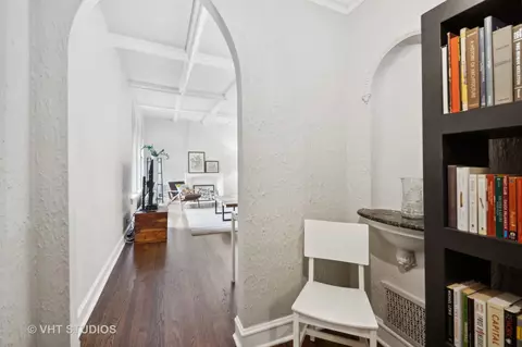 Entry Way - 146 Clyde Ave #3W, Evanston, IL 60202 photo 2 of 2