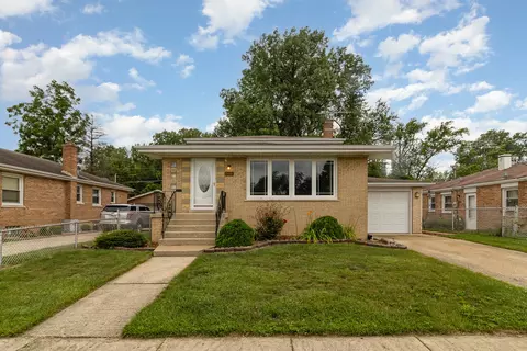 3016 Magnolia Plz, South Chicago Heights, IL 60411