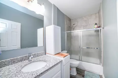 Bath - 138 W Vanmeter St, Kankakee, IL 60901 photo 1 of 1