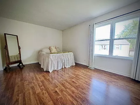 Bedroom - 2454 Devonshire Ct, Aurora, IL 60502 photo 1 of 2