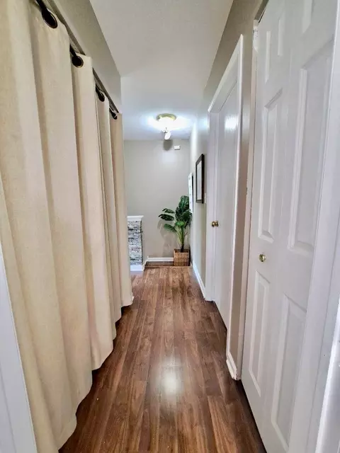 Entry Way - 2454 Devonshire Ct, Aurora, IL 60502 photo 6 of 6