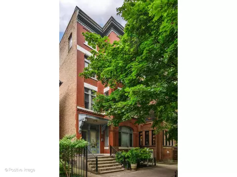 2121 W Schiller St #2, Chicago, IL 60622