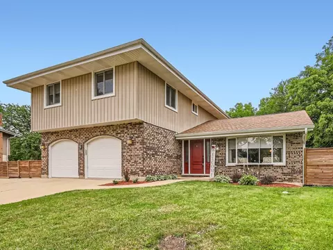 182 Cambridge Ln, Bloomingdale, IL 60108