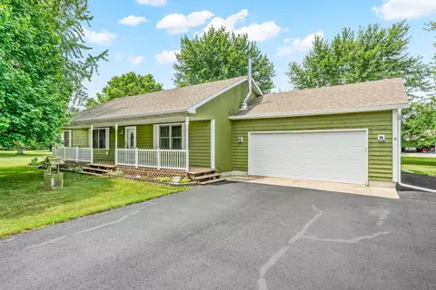 2466 N 4203rd Rd, Sheridan, IL 60551