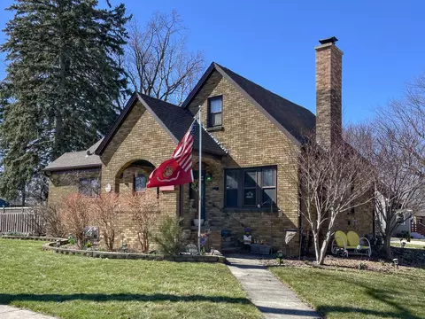 156 Mallery Ave, Elgin, IL 60123