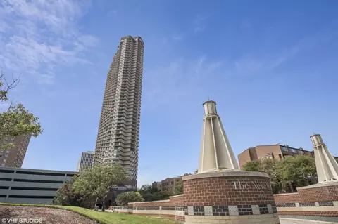 3660 N Lake Shore Dr #1311, Chicago, IL 60613