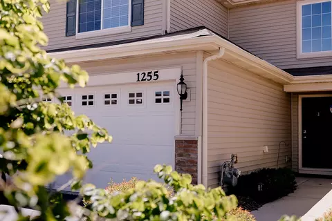 1255 Da Vinci Dr, Hampshire, IL 60140