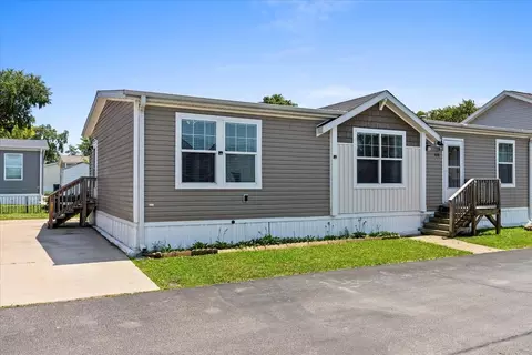 1018 10th St, Northfield, IL 60093
