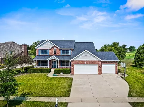 6 Pebblebrook Ct, Bloomington, IL 61705
