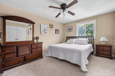 1015 Heathrow Ct, Wheaton, IL 60189 photo 13