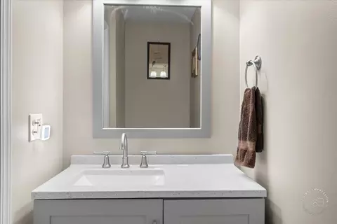 1015 Heathrow Ct, Wheaton, IL 60189 photo 11