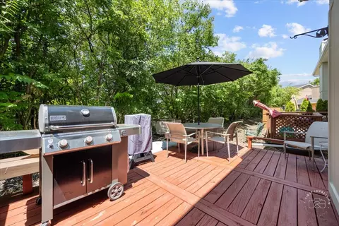 1015 Heathrow Ct, Wheaton, IL 60189 photo 17