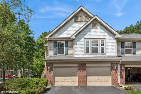 40 Samuel Dr, Streamwood, IL 60107