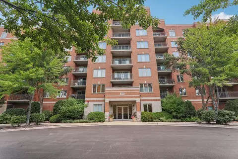 370 S Western Ave #709, Des Plaines, IL 60016