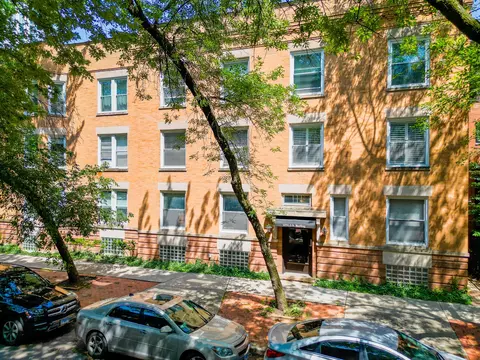 2253 N Burling St #3, Chicago, IL 60614