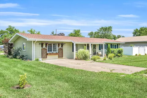 307 E Jackson St, Loda, IL 60948