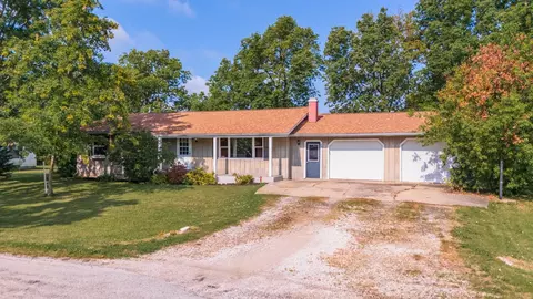 49 Sunrise Dr, Cornell, IL 61319
