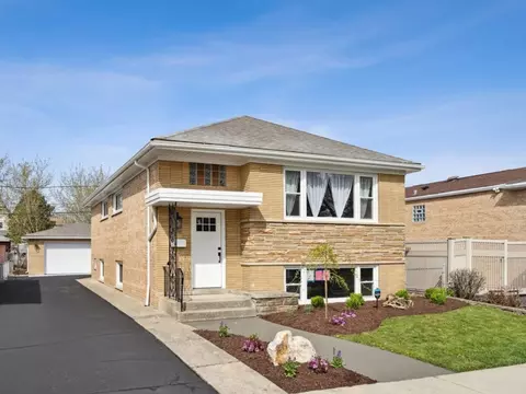 4004 Gage Ave, Lyons, IL 60534