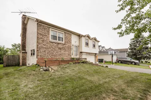 1308 Big Horn Trl, Carol Stream, IL 60188