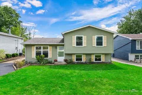 101 Bridgewood Dr, Antioch, IL 60002