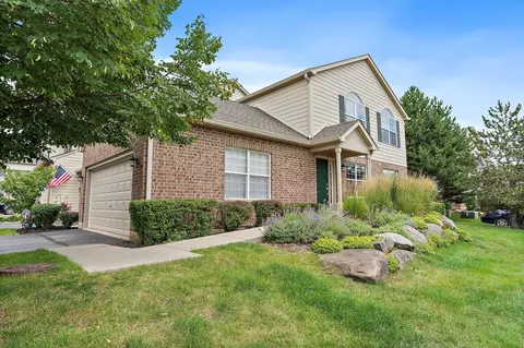 5300 Cobblers Xing #5300, Mchenry, IL 60050
