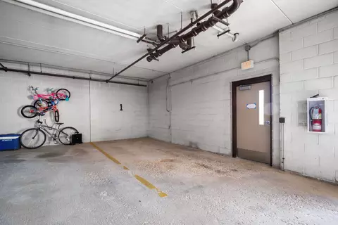 Exterior - 1436 E Thacker St #201, Des Plaines, IL 60016 photo 3 of 3