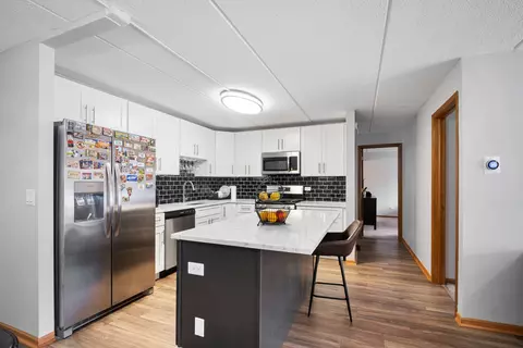 Kitchen - 1436 E Thacker St #201, Des Plaines, IL 60016 photo 1 of 1
