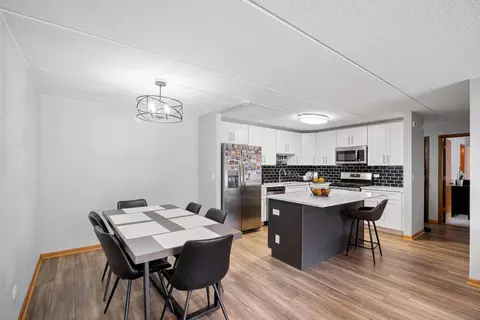 Dining - 1436 E Thacker St #201, Des Plaines, IL 60016 photo 1 of 1