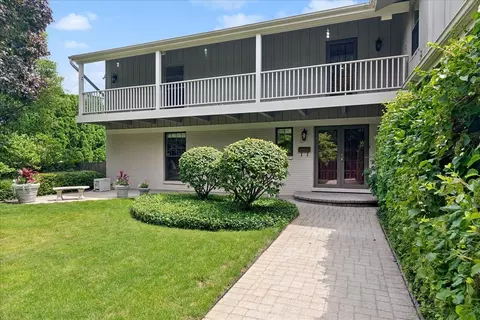 90 Harbor St, Glencoe, IL 60022 photo 2