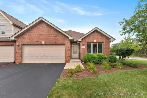 440 Lawrence Ln, Lisle, IL 60532